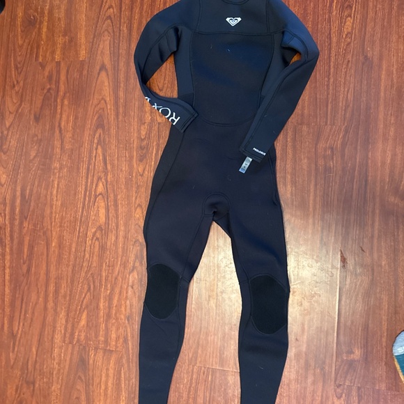 Roxy wetsuit - NWOT - Picture 4 of 5